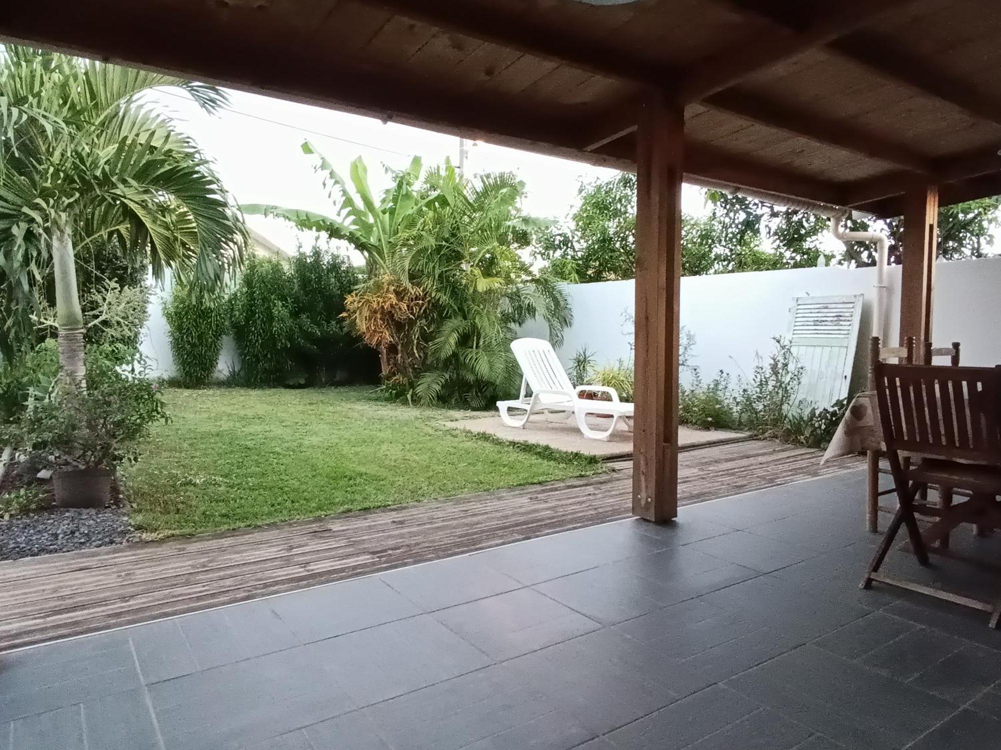 Jolie Maison T3 A St Pierre, 2 Chambres Avec Sdb, Grande Varangue, Jardin Saint Pierre Værelse billede